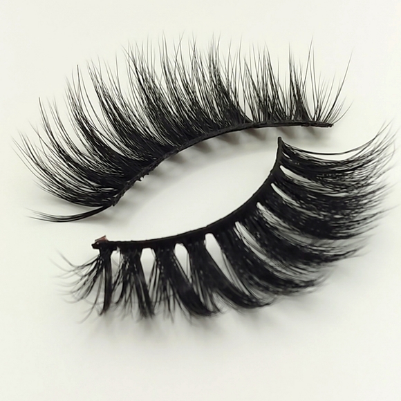 CosmicFlutter (Style #H632) 20-23mm Cruelty-Free 3D Mink Lash - Picture 13 of 16